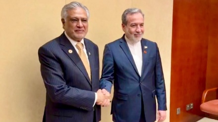 دوحہ میں ایران اور پاکستان کے وزرائے خارجہ کی ملاقات