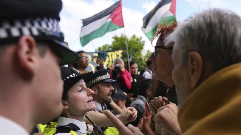 لندن، فلسطینیوں کی حمایت میں مظاہرے پر کریک ڈاؤن، 400 افراد گرفتار