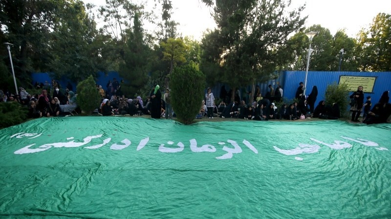 هەڵکرانی ئاڵای نەخشاندی بە ناوی حەزرەتی مەهدی (ع) لە شاری هەمەدان