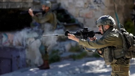 دہشتگرد صیہونی فوجیوں کی بربریت؛ غرب اردن میں عرب زبان ٹی وی چینل 