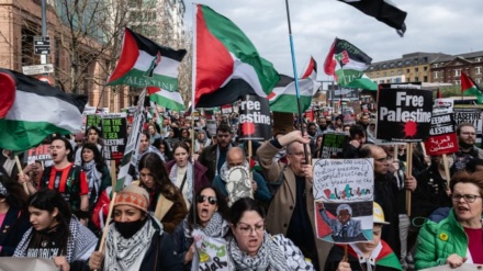 اقوام متحدہ کے ہیڈ کوارٹر کے سامنے فلسطین کے حامیوں کا اجتماع 