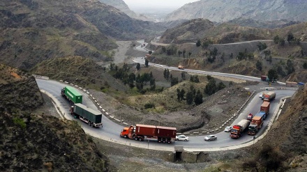 پاکستان ته د افغاني صادراتو ۵۰ سلنه ډیروالی