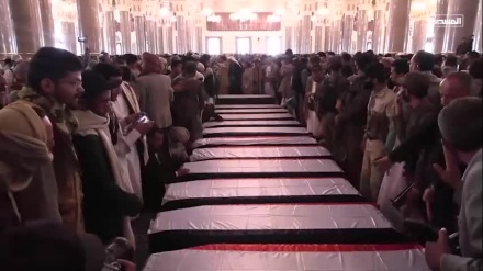 پێداگریی یەمەنییەکان لە سەر درێژەی پشتیوانی لە غەززە لە ڕێ و ڕەسمی بەڕێ کرانی تەرمی شەهیدانی حکومەتی یەمەن