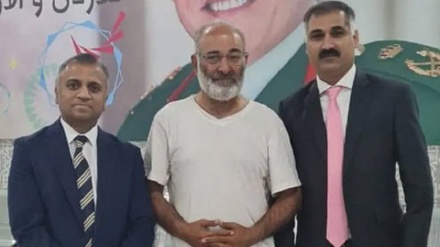 پاکستانی سیاستداں مشتاق احمد  صیہونی جیل سے رہا 