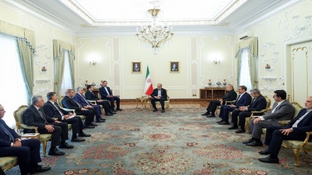 صدر ایران ڈاکٹر مسعود پزشکیان نے عالم اسلام میں اتحاد ویکجہتی کی ضرورت پر زور دیا ہے