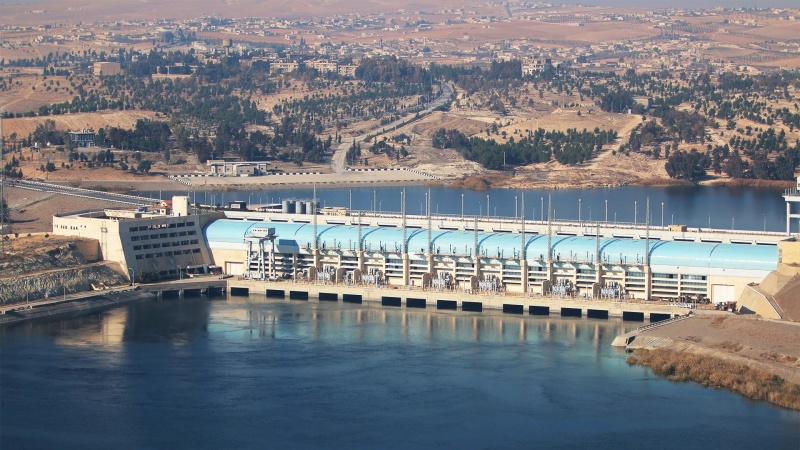 Hêzên hikûmeta demkî ya Sûriyê êrişî bendava Tişrînê kirin