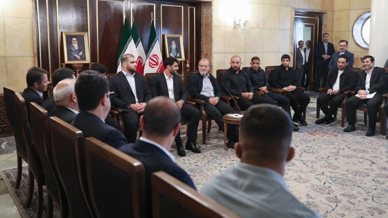 سرجھکانا ہماری عادت  نہیں، صدر ایران