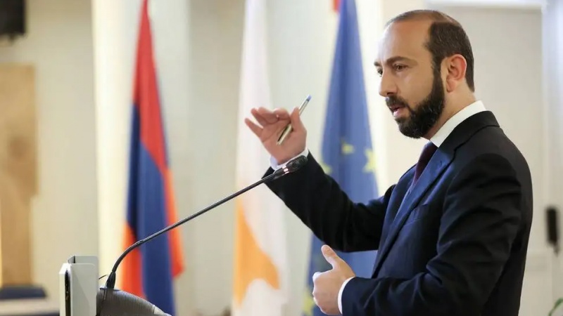 Mirzoyan: Ermənistan Azərbaycanın irəli sürdüyü ilkin şərti qəbul etmir