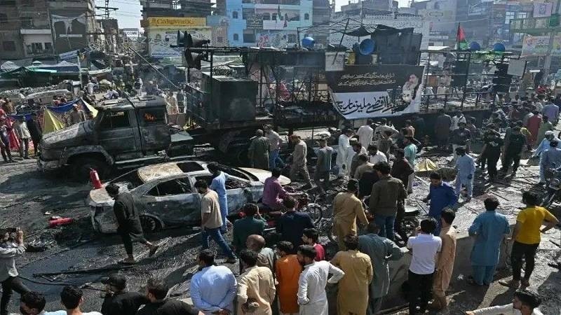  لاہور اور اسلام آباد کی سڑکیں میدان جنگ میں تبدیل، تحریک لبیک پاکستان کے حامیوں اور پاکستانی سیکیورٹی فورسز کے درمیان شدید جھڑپیں