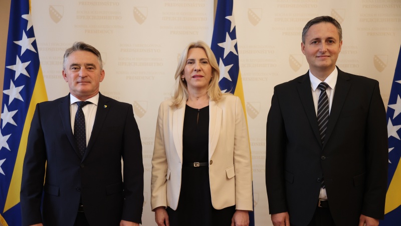 ČLANOVI PREDSJEDNIŠTVA BIH DANAS S MAKRONOM
