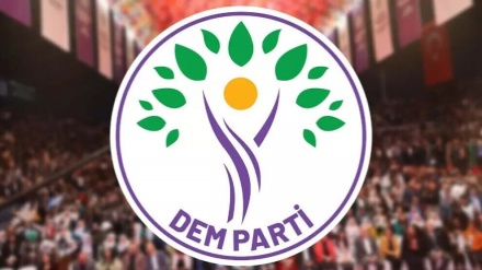 DEM Partî: Vê gavê guhertina destûra bingehîn u piştgirîya ji Erdogan ne ser masa me ye