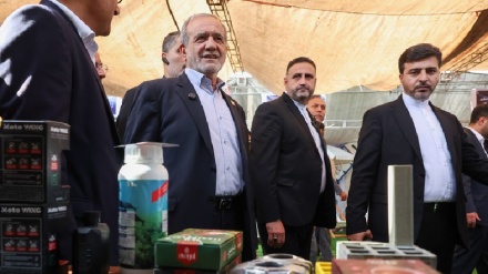  پزشکیان سەردانی پێشانگای تواناکانی پارێزگای هۆرمۆزگان کرد
