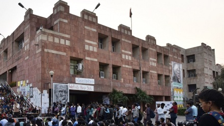 جے این یو ایس یو کے کئی عہدیداروں پولیس حراست میں، کیمپس میں اضافی سکیورٹی تعینات