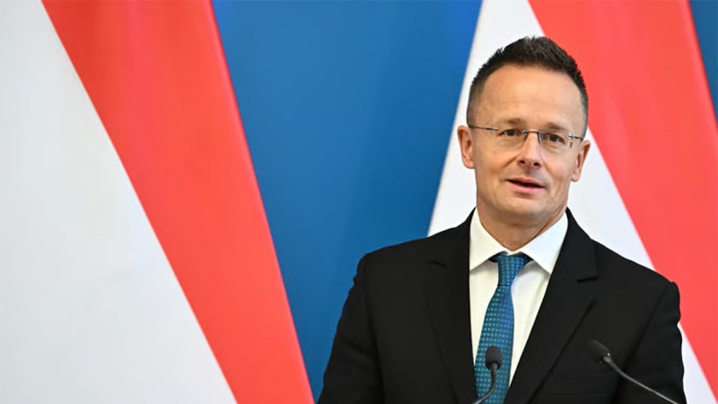 SIJARTO: MAĐARSKI MOL MOGAO BI DA PREUZME UDIO U SRPSKOM NIS-u