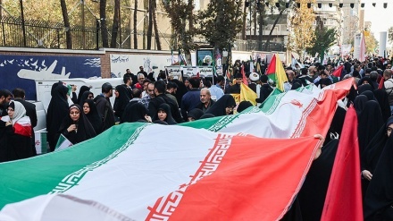 13ê Abanê (4ê Mijdarê); Roja yekdengiya Îranê ji bo têkoşîna dijî îstîkbarê ye