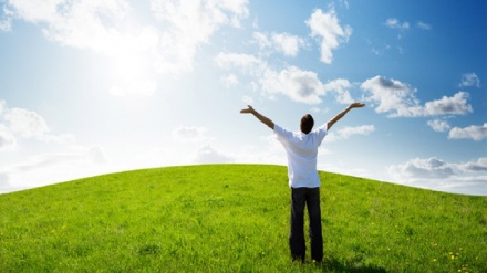 Formûla zanistî ya kêfxweşiya mayînde: Çima dilovanî rêya herî baş ji bo bidestxistina aramiyê ye