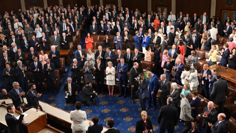 امریکی سینیٹ نے شٹ ڈاؤن کے خاتمے کی راہ ہموار کر دی