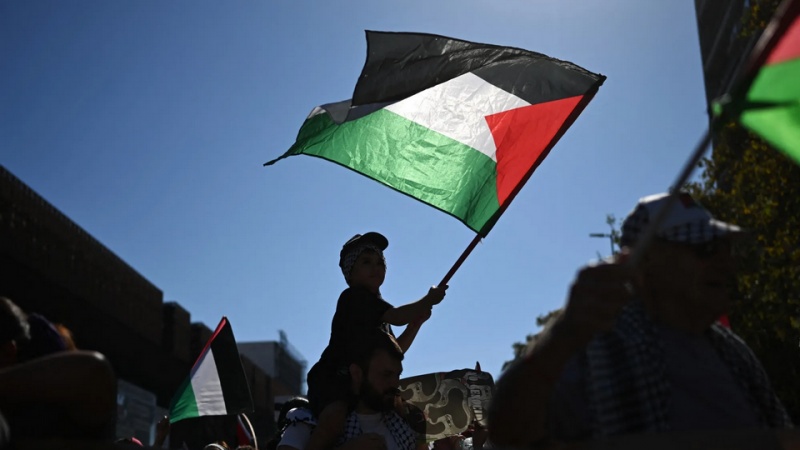     زیادہ تر فلسطینی شہری مزاحمتی تحریک کو غیر مسلح کرنے کے خلاف ہیں۔