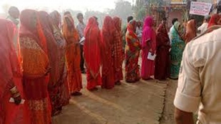 ہندوستان: بہار اسمبلی انتخابات کے پہلے مرحلے میں 121 نشستوں کے لئے ووٹنگ شروع