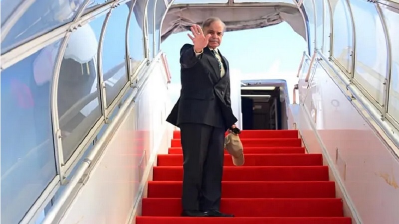 پاکستان کے وزیر اعظم شہباز شریف آذربائیجان کے دورے پر روانہ ہوگئے