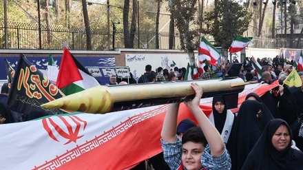 Meşa 4ê Mijdarê li Tehranê