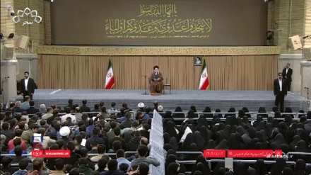 دیدار دانش آموزان و دانشجویان با رهبر انقلاب اسلامی ایران