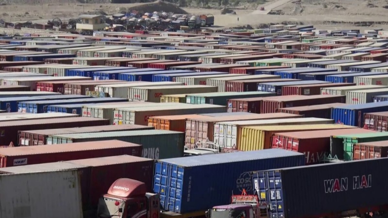 سلګونه افغان سوداګریز کانټینرونه په پاکستان کې درول شوي