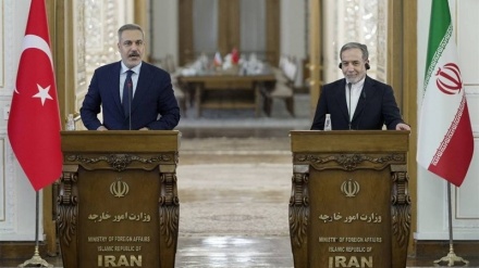 ARAKČI: IRAN I TURSKA NAGLAŠAVAJU POTREBU UKLANJANJA PREPREKA U TRGOVINI DVIJE ZEMLJE