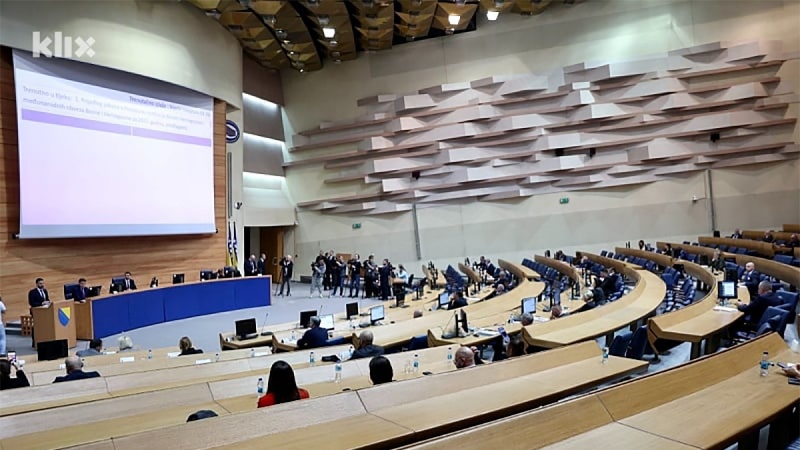 PREDSTAVNIČKI DOM GLASOVIMA SDP-a, DF-a, HDZ-a I SNSD-a USVOJIO HITNU PROCEDURU ZA BUDŽET BIH