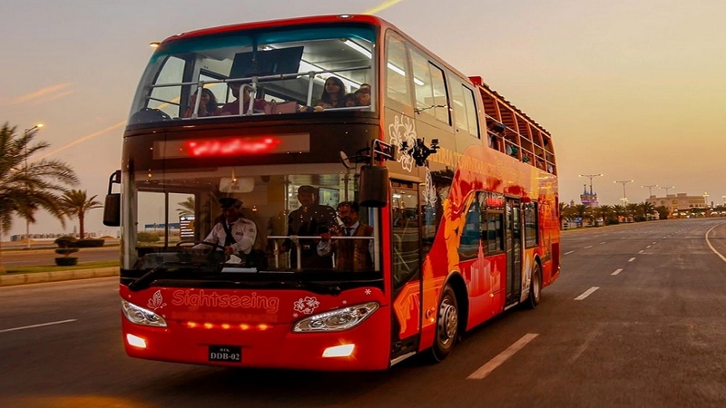 سندھ حکومت کا فیصلہ: کراچی میں اگلے ہفتے ڈبل ڈیکر اور ای وی بسیں متعارف کرانے کا اعلان