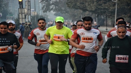 کشمیر میں میراتھن دوڑ، وزیر اعلی عمر عبداللہ نے بھی کی شرکت