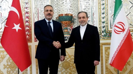 استقبال عراقچی از وزیرخارجه ترکیه در تهران 