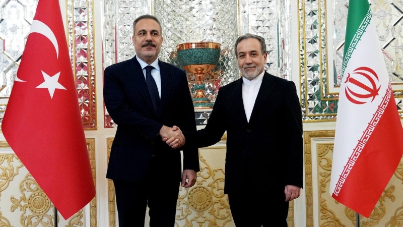 استقبال عراقچی از وزیرخارجه ترکیه در تهران 