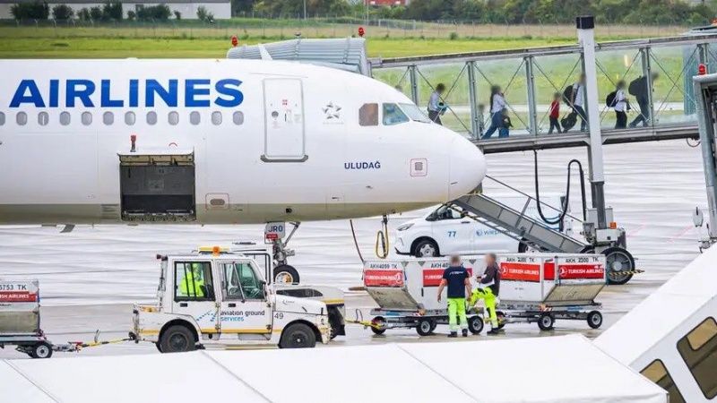 1800 افغان در انتظار دریافت ویزا در پاکستان