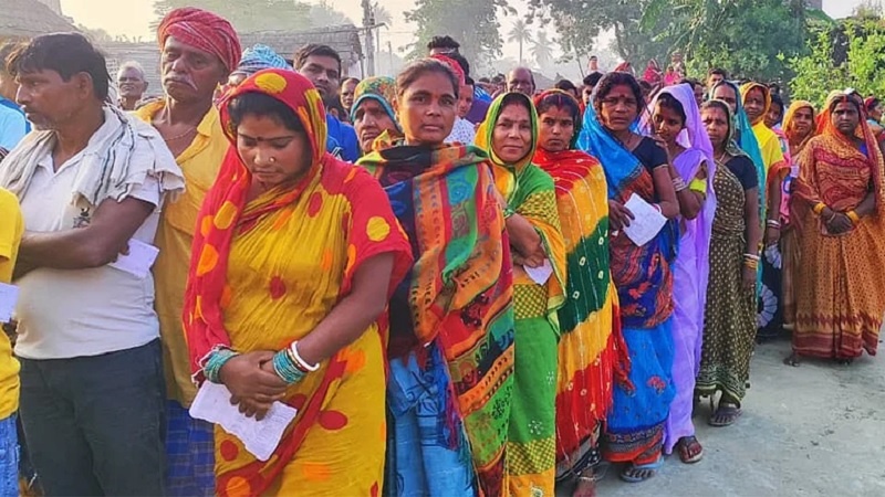 ہندوستان: بہار میں پہلے مرحلے کی ووٹنگ ختم، ووٹ چوری، نام ڈلیٹ سمیت تشدد کے واقعات کی بھی خبریں