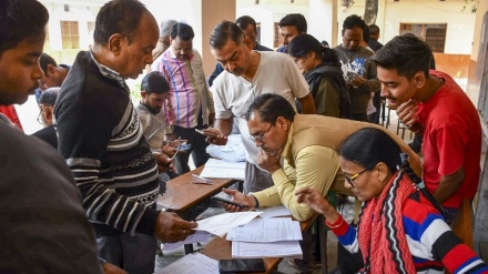 ہندوستان: الیکشن کمیشن سے ہوئی بڑی چوک،  ایس آئی آر کے لیے بی جے پی–آر ایس ایس سے منسلک افراد کی تقرری!