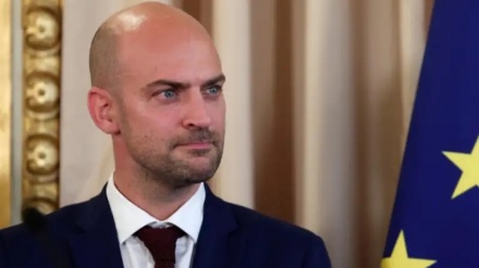 Fransayê Amerîka bi binpêkirina qanûnên navdewletî tawanbar kir