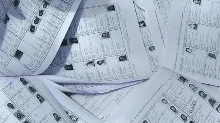 ہندوستان میں ایس آئی آر کی مہم میں مبینہ وسیع بدعنوانی کے الزامات کے باوجود مختلف ریاستوں میں مہم جاری 