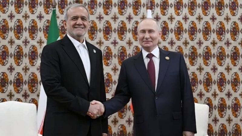 ایران اور روس کے صدور کی ملاقات، باہمی تعاون میں فروغ پر زور 