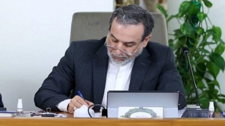 ایران کے خلاف طاقت کے استعمال کی ٹرمپ کی دھمکی اقوام متحدہ اور بین الاقوامی قوانین کی  کھُلی خلاف ورزی: ایرانی وزیر خارجہ