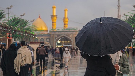 رحمت کی بارش عتبات پر، عراق کا آسمان دھند اور بارش میں ڈوبا