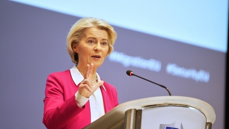 فۆن درلاین: نابێت ترەمپ دەستوەردان لە دیموکراسی یەکێتی ئەوروپا بکات