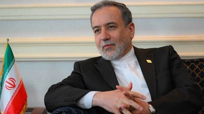  جو دشمن یہ خیال کررہے تھے کہ دو ایک دن میں ایران کو بلاقید و شرط تسلیم ہونے پر مجبور کر دیں گے وہ  گھٹنے ٹیکنے پر مجبور ہوگیے