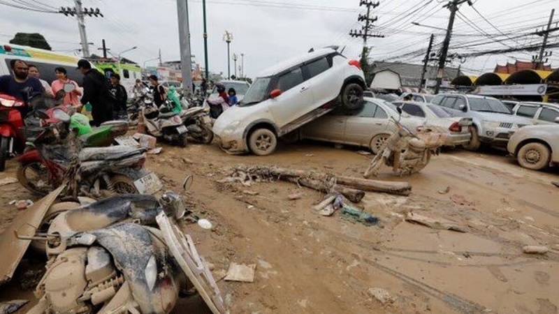 ژوماری گیانلەدەسداوانی لافاوەکەی ئەندونزیا ٩٠٠ کەسی تێپەڕاند