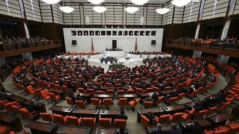 Li meclisa Tirkîyê parlimanter lihev baketin