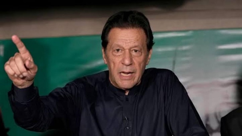 پاکستان: عمران خان نے سیاسی کمیٹی تحلیل کرنے کا اعلان کردیا