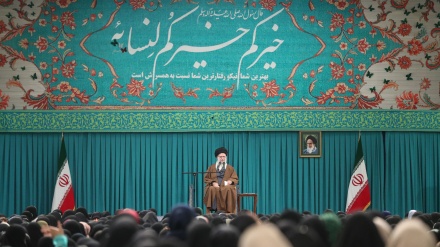 Hevdîtina bi hezaran jin û keçî digel Rêberê mezin ê Şoreşa Îslamî 