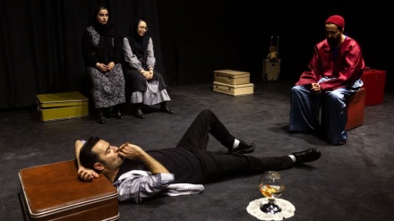 پێشوازیی خەڵک لە سێیەم ڕۆژی خولی بیستەمی فستیڤاڵی شانۆی سەقز