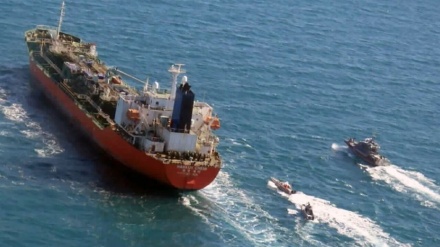 کەشتیەکی هەڵگری چوار ملوێن لیتر سووتەمەنیی قاچاخ لە کەنداوی فارس دەستی بەسەرداگیرا