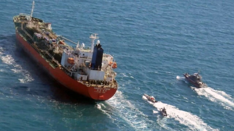 کەشتیەکی هەڵگری چوار ملوێن لیتر سووتەمەنیی قاچاخ لە کەنداوی فارس دەستی بەسەرداگیرا